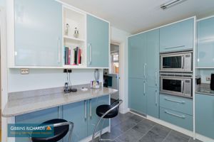 Kitchen- click for photo gallery